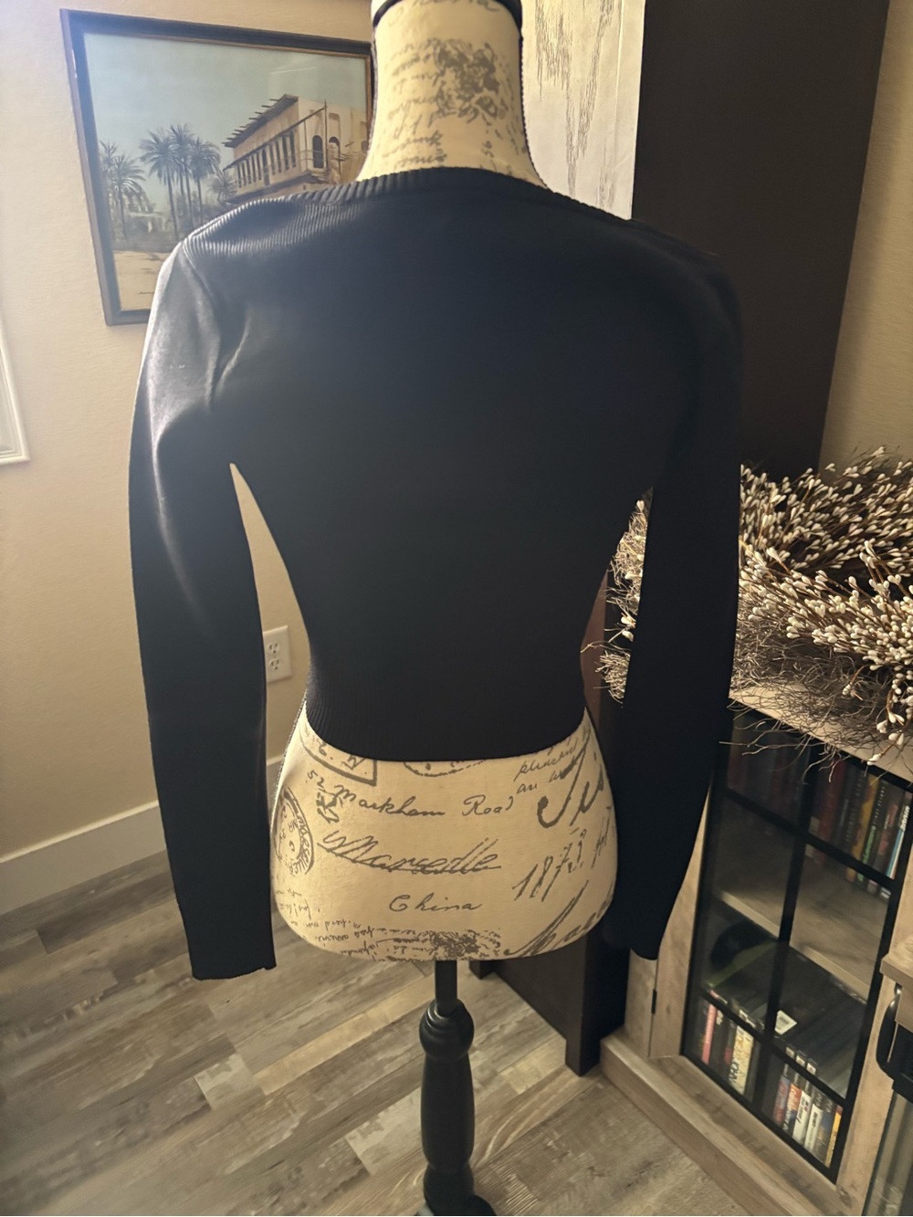 emory park Black Ribbed Hook-and-Eye Long-Sleeve Crop Top - Picture 3 of 5